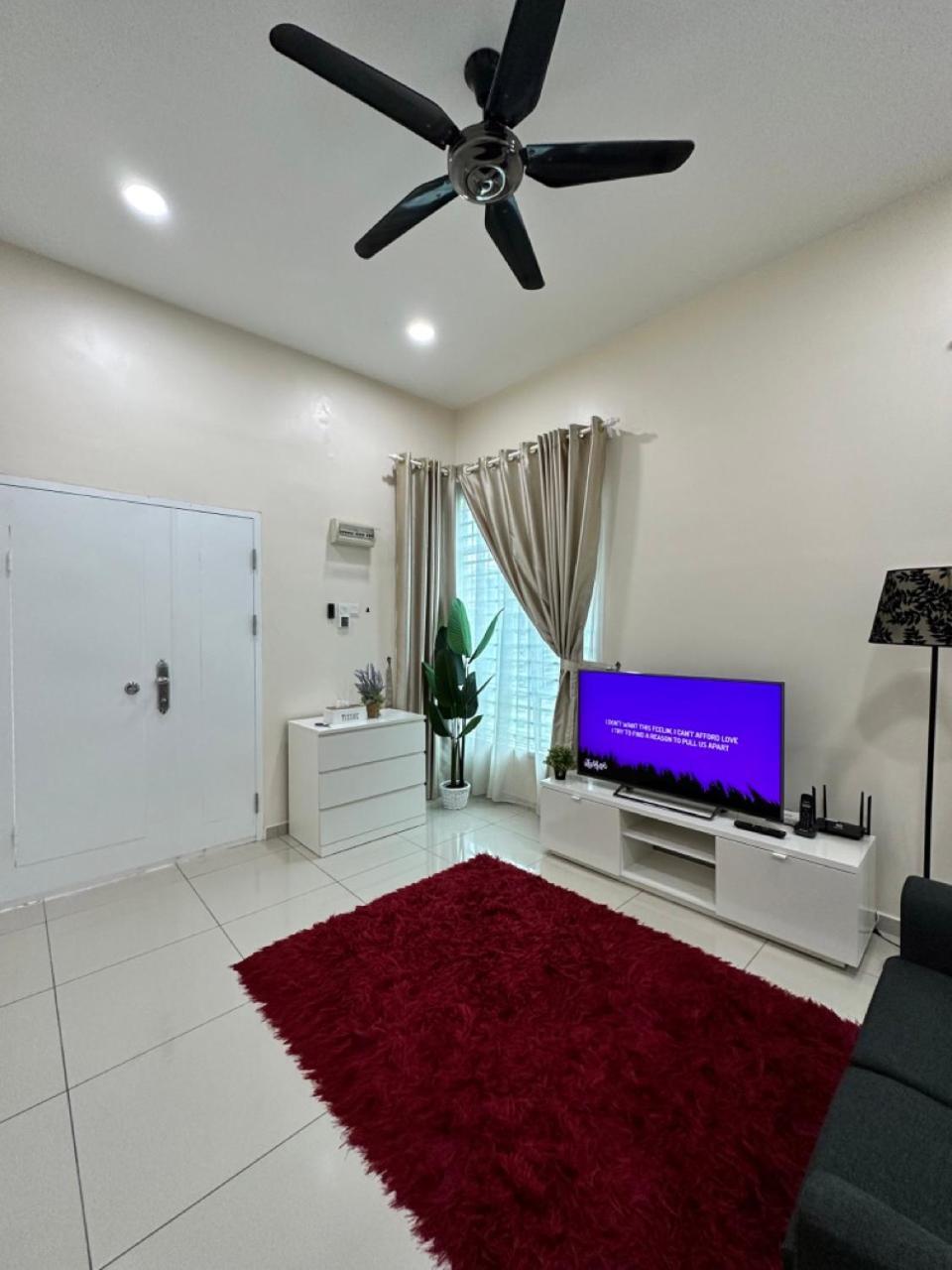 Rumahku Homestay, Taman Jasin Perdana Exterior photo