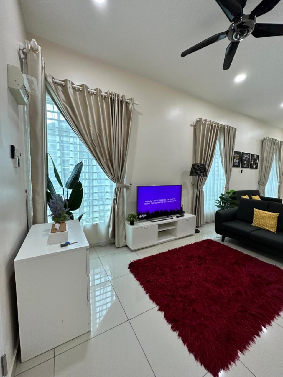 Rumahku Homestay, Taman Jasin Perdana Exterior photo